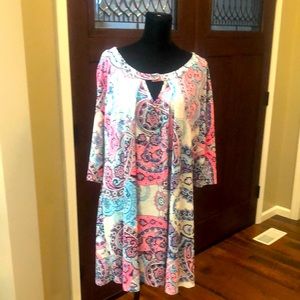 Boutique style dress, beautiful colors, size large.
